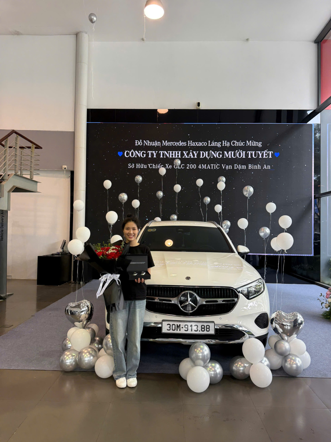 Bàn giao Mercedes-Benz GLC 200 4MATIC Công Ty TNHH Xây Dựng Mười Tuyết